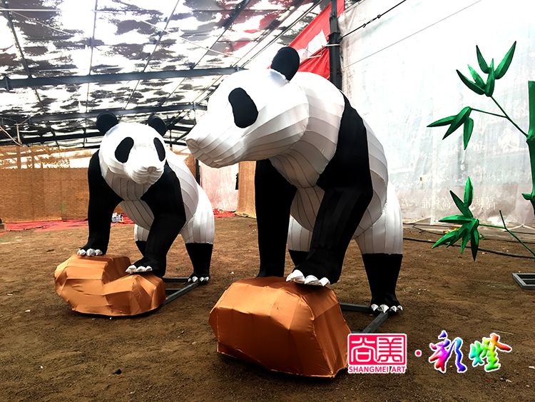熊猫立体造型彩灯